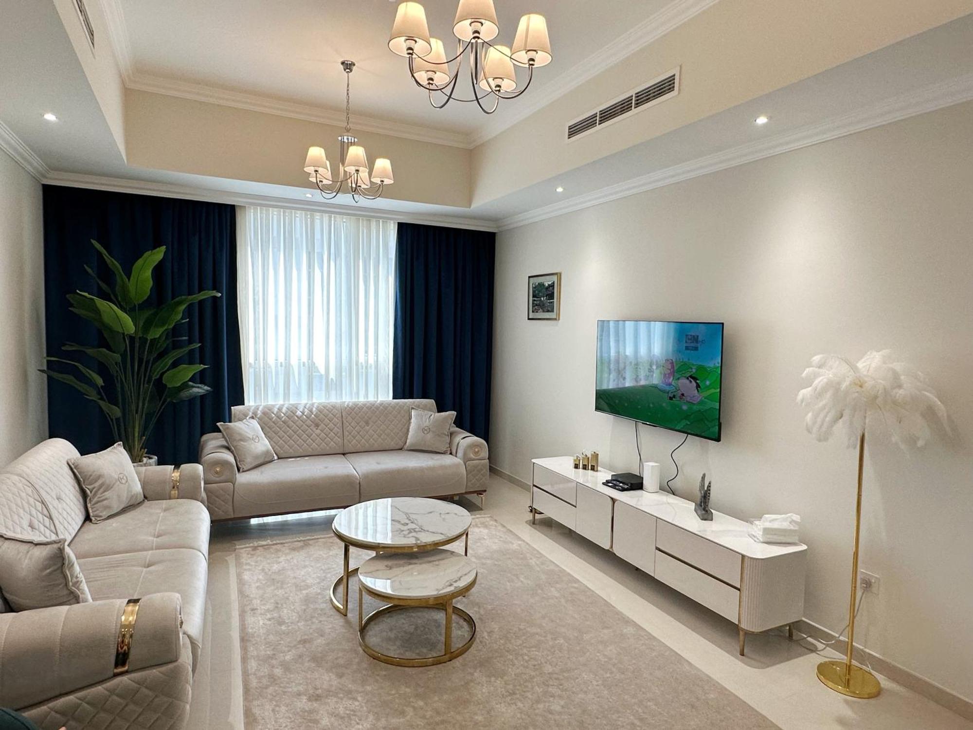 Dunya Tower Luxury And 2 Min Walk To Mall And Burj Khalifa In Heart Of Downtown شقة