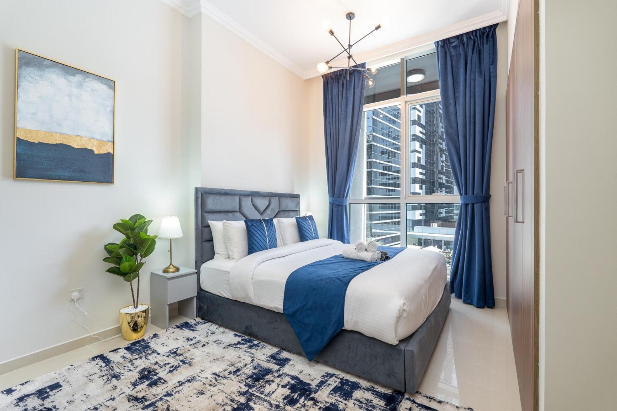 Dunya Tower Luxury And 2 Min Walk To Mall And Burj Khalifa In Heart Of Downtown شقة