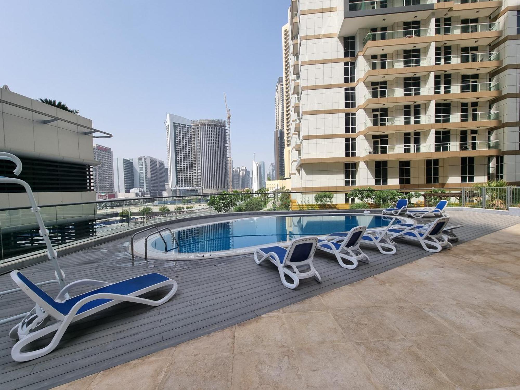 Dunya Tower Luxury And 2 Min Walk To Mall And Burj Khalifa In Heart Of Downtown Appartement *
